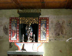 Altar und Fresken von St. Georgen