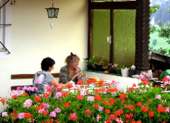 bei gutem Wetter sehr beliebt: Terrassenfr�hst�ck